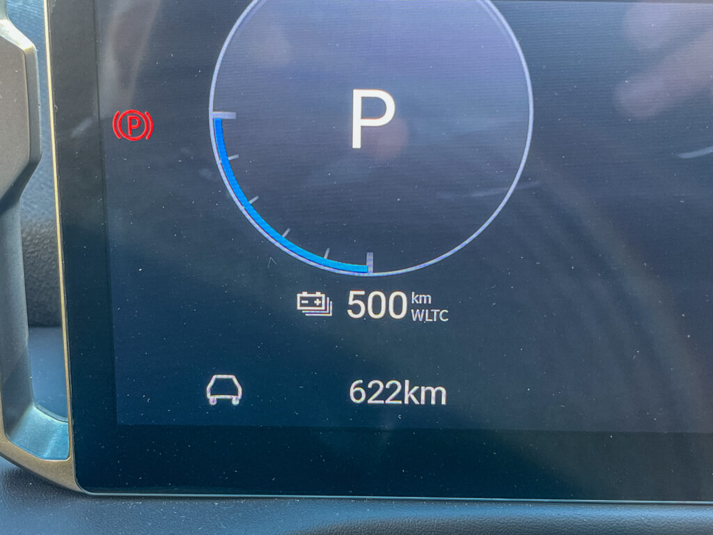 Bei vollem Akku bot der Testwagen 500 Kilometer Reichweite