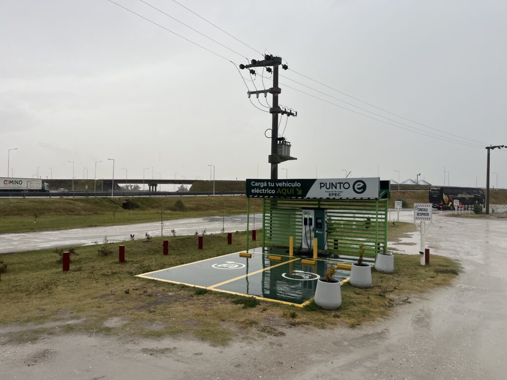 Ladestation in Zentral-Argentinien, Februar 2026